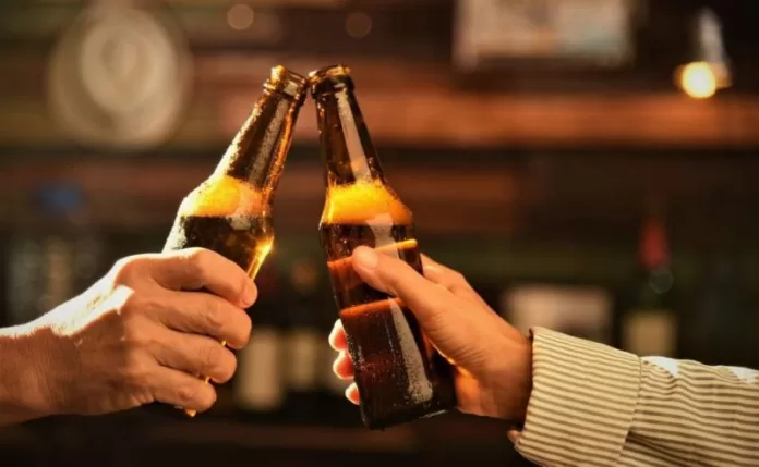 tomar-cerveza-a-diario-1140x703-1-scaled