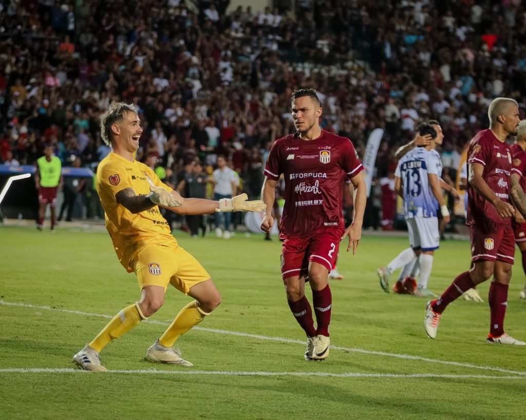 El argentino li celebraba al estilo 'Dibu' Martínez Foto: Anthony Rauseo