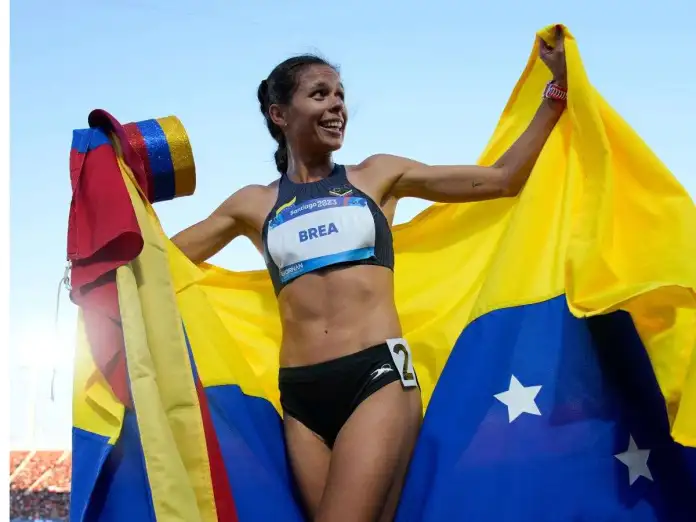 Joselyn Brea de Carabobo clasifica a la final de los 5.000 metros en atletismo