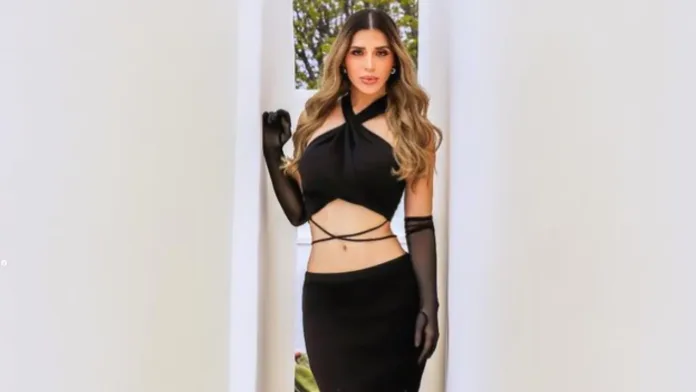 Emma Coronel modelo en proyecto musical