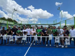 Antonio Del Valle donó kits de padel en Valencia