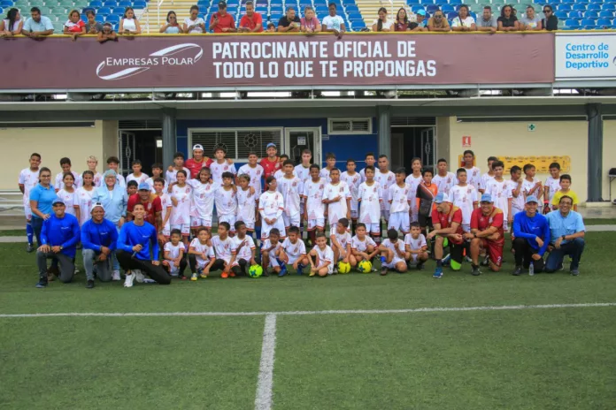 Juan Arango, César “Maestrico” González y Renny Vega Junto a Empresas Polar