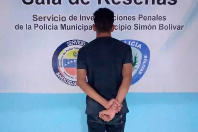 Detenido sujeto por acosar a una adolescente por Facebook