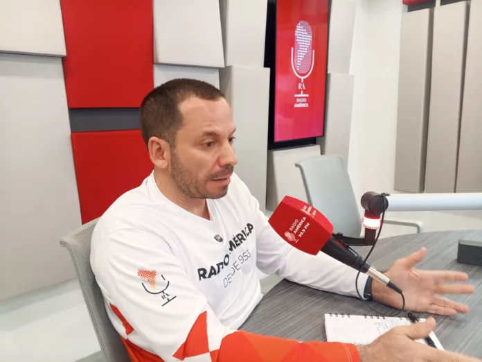Antonio del valle radio america